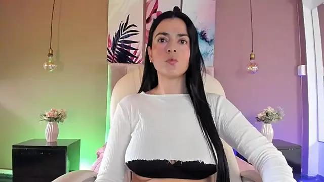 BellaClaiir from StripChat