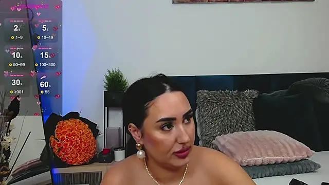 BellaDoyle from StripChat