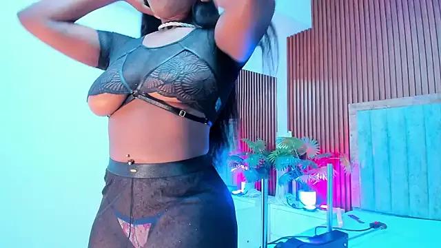 BellaEbony21 from StripChat