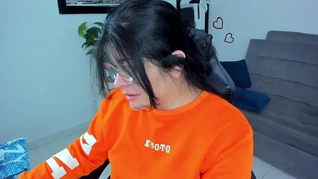 BellaFlaming from StripChat