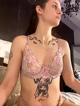 BellaKarma from StripChat is Freechat