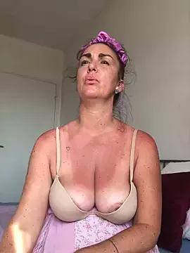 BELLAMORGANE1 from StripChat