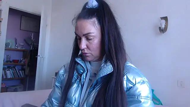 Explore our live girls sluts from our Custom and Multi clubs and checkout exclusive access to highly interactive content, such as shape, hair, titties, pussy type and many more.
