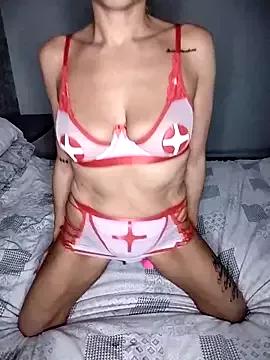 Bellarose_xx from StripChat