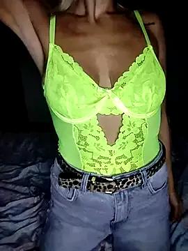 Bellarose_xx from StripChat