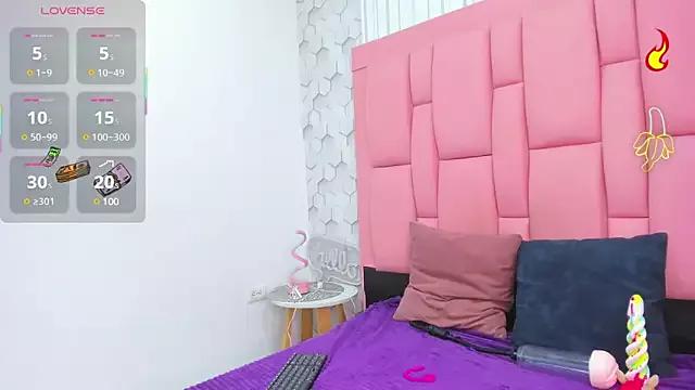 bellasweet11 from StripChat