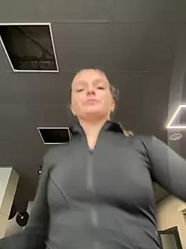 Bellatrisssaa from StripChat is Freechat