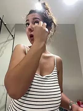 BelleSkye from StripChat