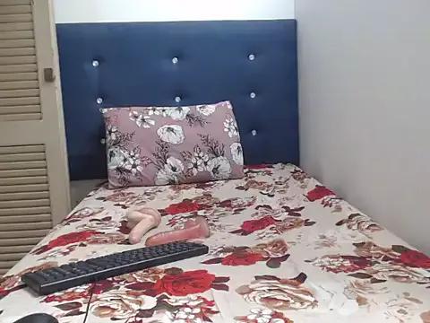 bemymasterlovers from StripChat is Freechat