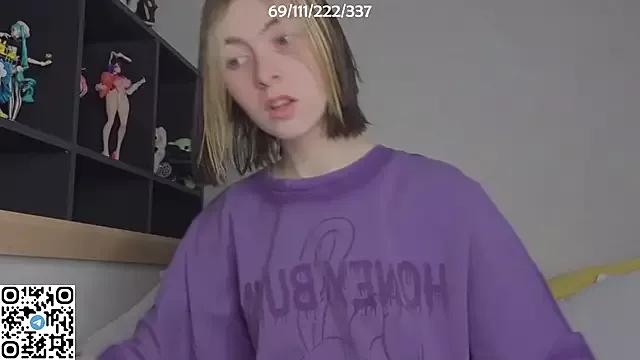 bertamimi from StripChat is Freechat