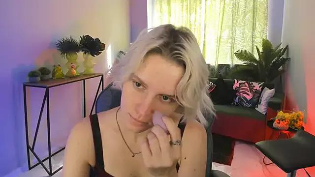 Explore our live girls sluts from our Custom and Multi clubs and checkout exclusive access to highly interactive content, such as shape, hair, titties, pussy type and many more.