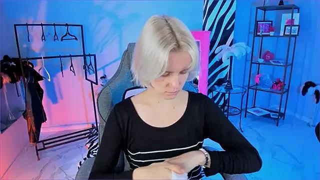 Explore our live girls sluts from our Custom and Multi clubs and checkout exclusive access to highly interactive content, such as shape, hair, titties, pussy type and many more.