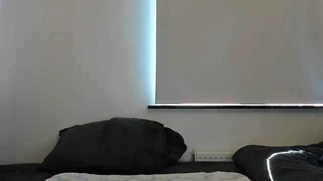 BetterThanYourEx69 from StripChat
