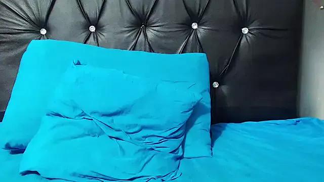 Explore our live girls sluts from our Custom and Multi clubs and checkout exclusive access to highly interactive content, such as shape, hair, titties, pussy type and many more.
