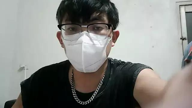 bigbb101011 from StripChat