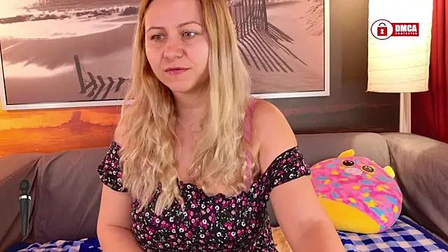 BigBoobsARRI from StripChat