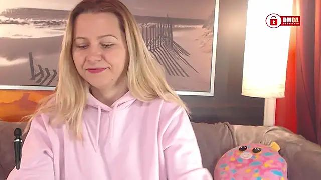 BigBoobsARRI from StripChat