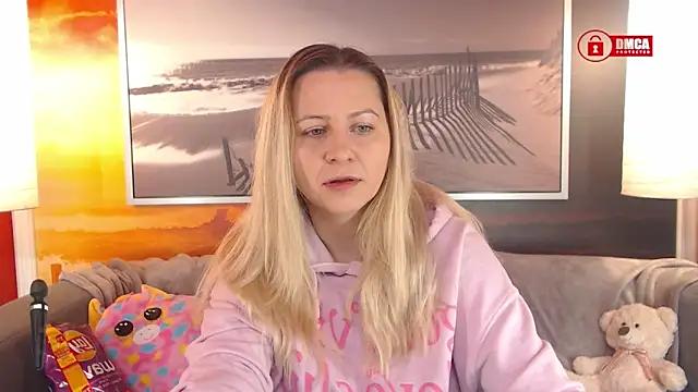 BigBoobsARRI from StripChat