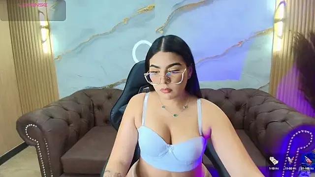 Explore our live girls sluts from our Custom and Multi clubs and checkout exclusive access to highly interactive content, such as shape, hair, titties, pussy type and many more.