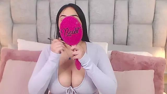 Explore our live girls sluts from our Custom and Multi clubs and checkout exclusive access to highly interactive content, such as shape, hair, titties, pussy type and many more.