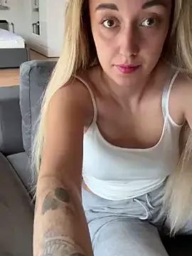 Explore our live girls sluts from our Custom and Multi clubs and checkout exclusive access to highly interactive content, such as shape, hair, titties, pussy type and many more.