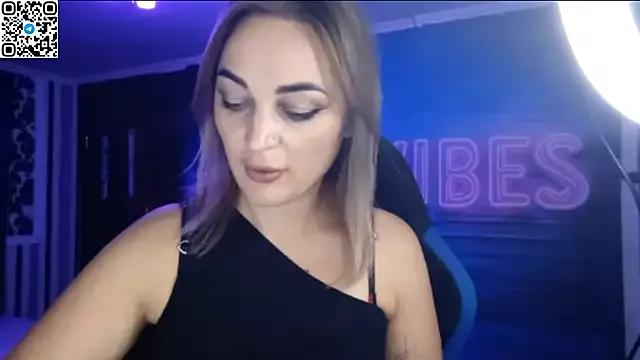 Explore our live girls sluts from our Custom and Multi clubs and checkout exclusive access to highly interactive content, such as shape, hair, titties, pussy type and many more.