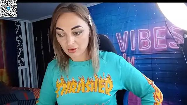 Explore our live girls sluts from our Custom and Multi clubs and checkout exclusive access to highly interactive content, such as shape, hair, titties, pussy type and many more.