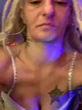 blondebarbiebae from StripChat is Freechat