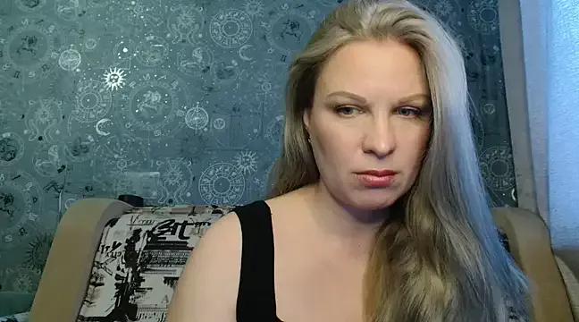 BlondeFox from StripChat is Freechat