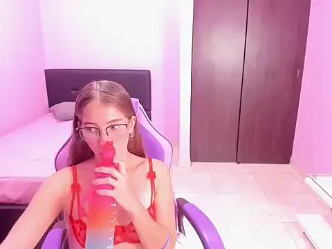 Explore our live girls sluts from our Custom and Multi clubs and checkout exclusive access to highly interactive content, such as shape, hair, titties, pussy type and many more.