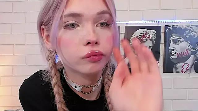 Photos of Blondy_Fina from StripChat is Freechat