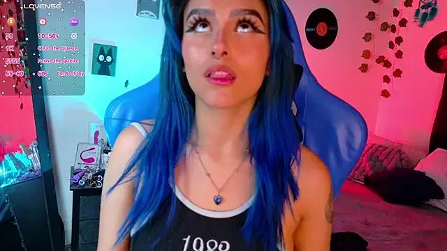 blue_kitten from StripChat is Freechat