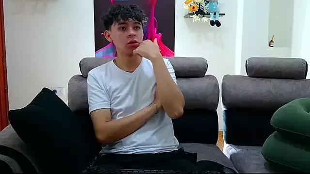 Explore our live girls sluts from our Custom and Multi clubs and checkout exclusive access to highly interactive content, such as shape, hair, titties, pussy type and many more.