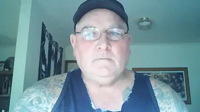 BLUEYEDBEAR69 webcams show profile image 