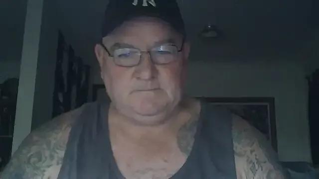 BLUEYEDBEAR69 from StripChat is Freechat