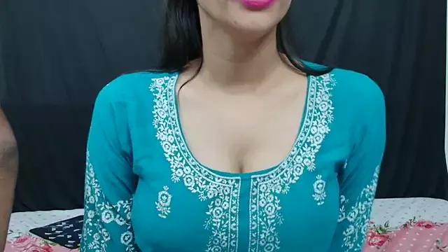 BOMBSHELL_BAE from StripChat