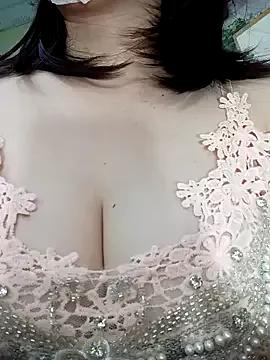 Bonnie-2k from StripChat is Freechat