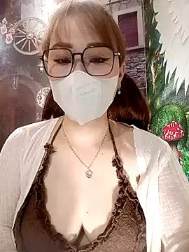 Bonnie-2k from StripChat