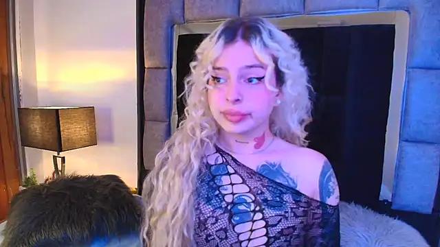 Explore our live girls sluts from our Custom and Multi clubs and checkout exclusive access to highly interactive content, such as shape, hair, titties, pussy type and many more.