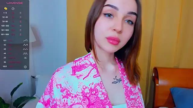 Explore our live girls sluts from our Custom and Multi clubs and checkout exclusive access to highly interactive content, such as shape, hair, titties, pussy type and many more.