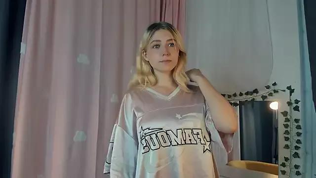 Explore our live girls sluts from our Custom and Multi clubs and checkout exclusive access to highly interactive content, such as shape, hair, titties, pussy type and many more.