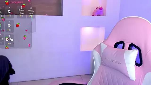 Explore our live girls sluts from our Custom and Multi clubs and checkout exclusive access to highly interactive content, such as shape, hair, titties, pussy type and many more.