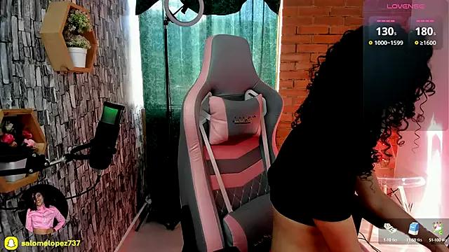 bonniie_98_ from StripChat