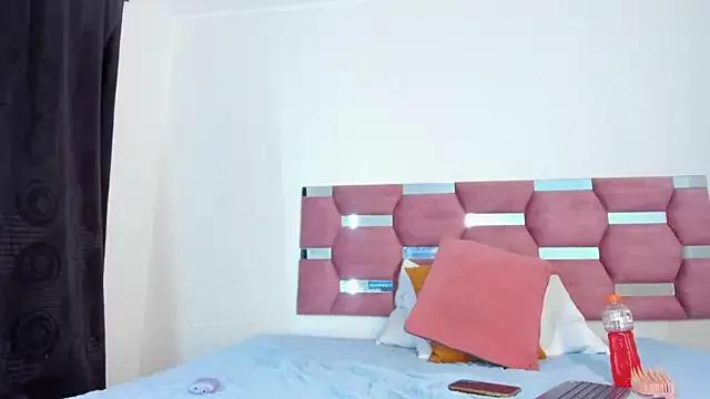 bonniie_blue from StripChat is Freechat