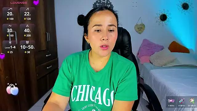 bonny_greyl from StripChat is Freechat