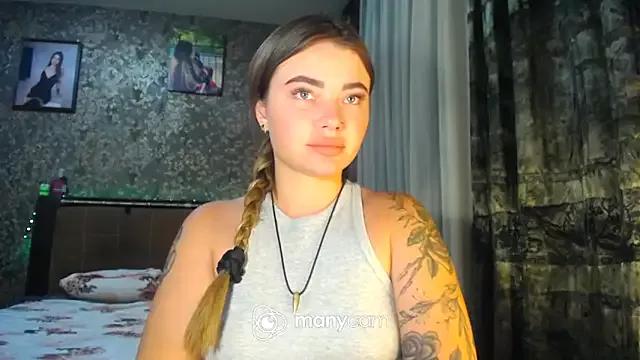 BonnyShy from StripChat