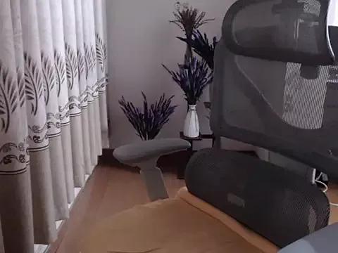 booboomonster from StripChat