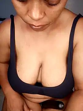 boobsnipplian from StripChat