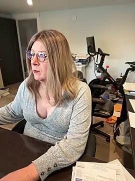 BookBabe27 from StripChat