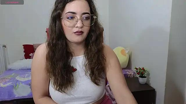 Boom_Lora from StripChat